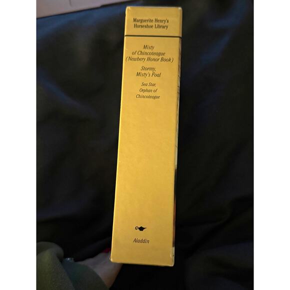 Marguerite Henry’s Horseshoe Library Boxed Set - Picture 4 of 10